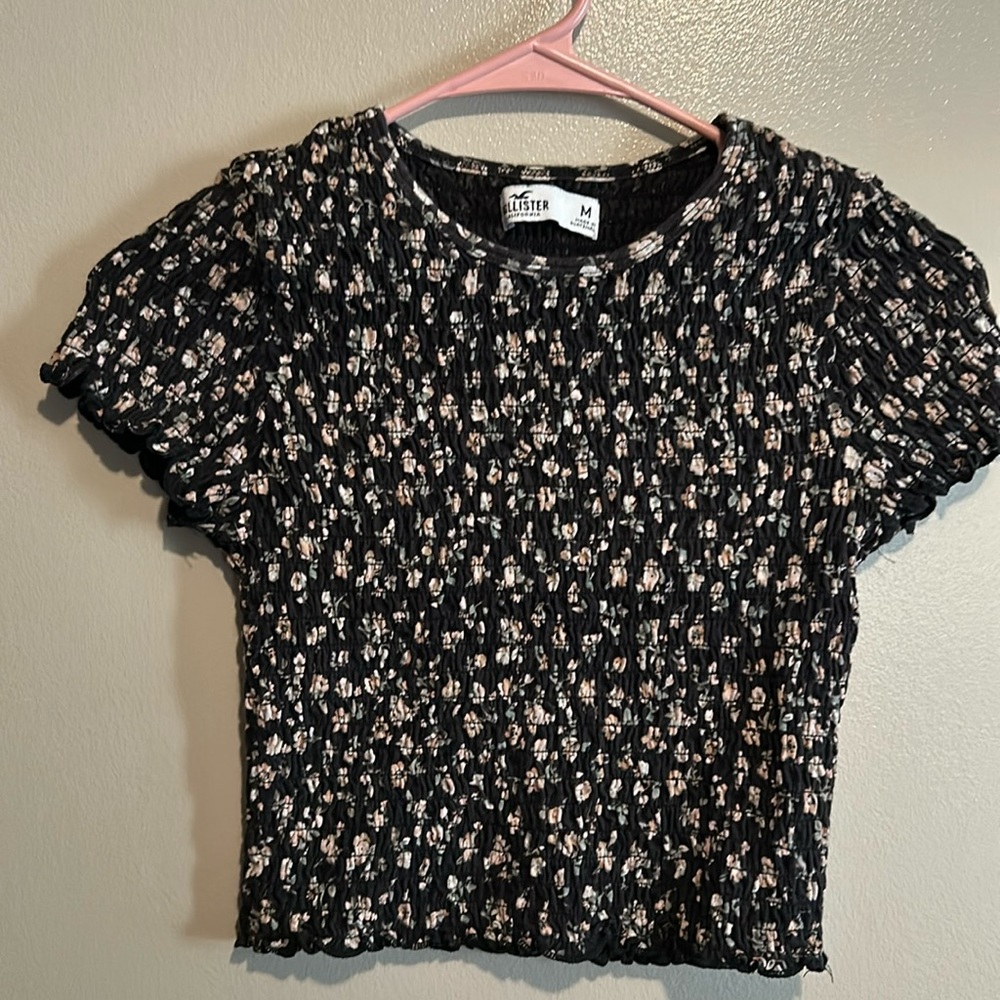 Ruched floral cropped Hollister top - size M